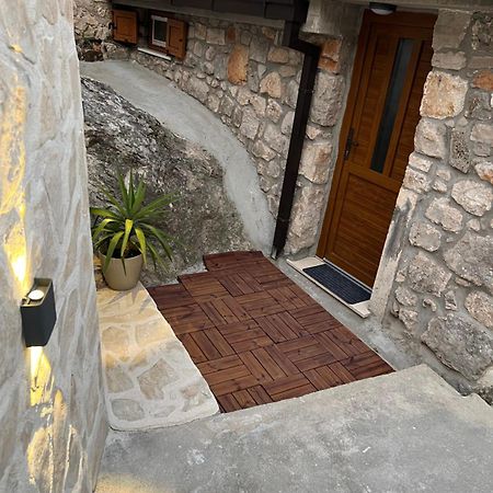 Monte Cristo Wines & Rooms Kuna Pelješka エクステリア 写真